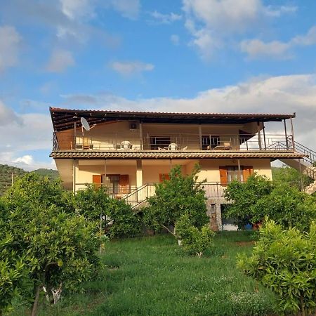 Guest House Xhaferaj เบราท ภายนอก รูปภาพ