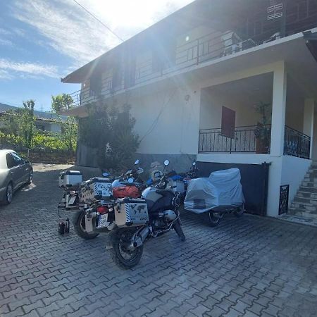 Guest House Xhaferaj เบราท ภายนอก รูปภาพ