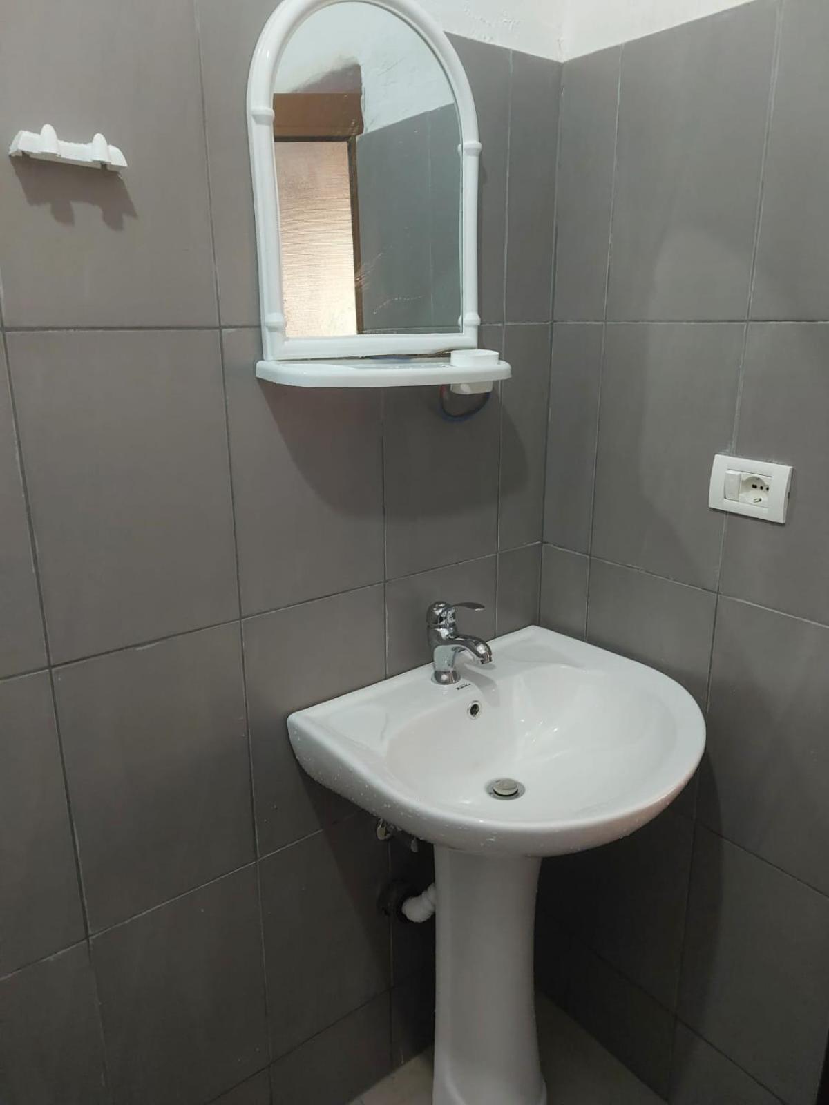 Guest House Xhaferaj เบราท ภายนอก รูปภาพ