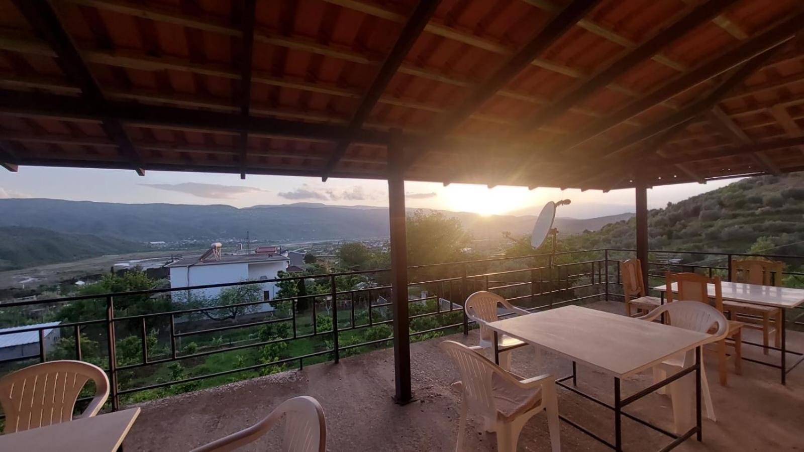 Guest House Xhaferaj เบราท ภายนอก รูปภาพ