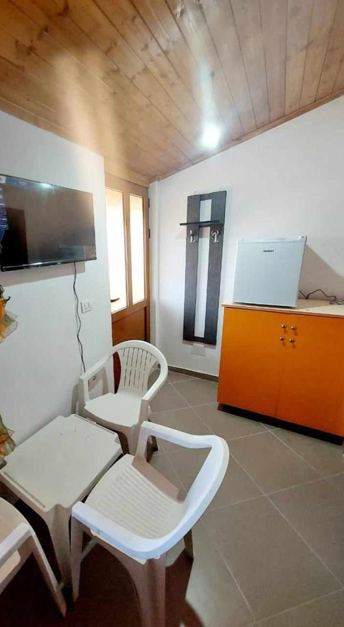 Guest House Xhaferaj เบราท ห้อง รูปภาพ